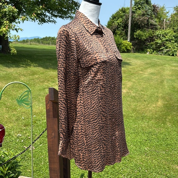Soft Surroundings Silk 💯 Animal Print Brown Button Blouse Women Size XS - Picture 7 of 12